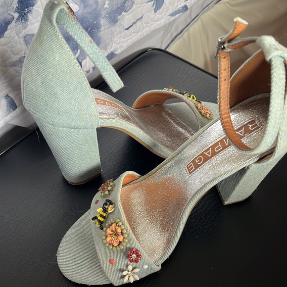 Chunky High Heeled Sandal - Picture 5 of 5